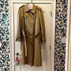 Vintage Mens Burberry Trench coat with zip out lining 44xlong